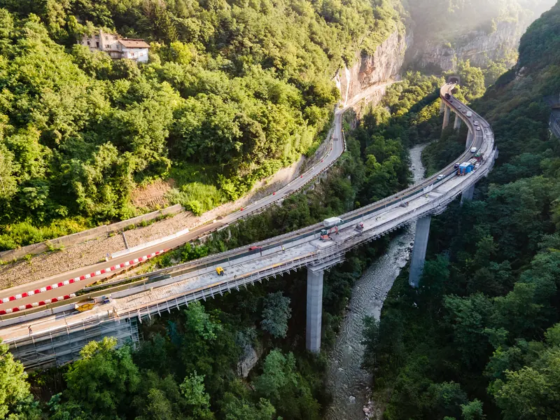 Cantiere del viadotto in Val dei Crozi ripreso dal drone
