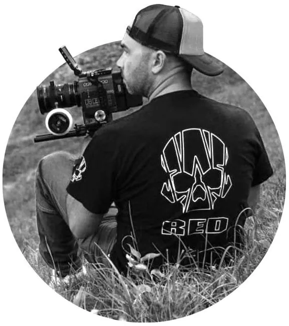 Andrea Molinari con una cinepresa RED